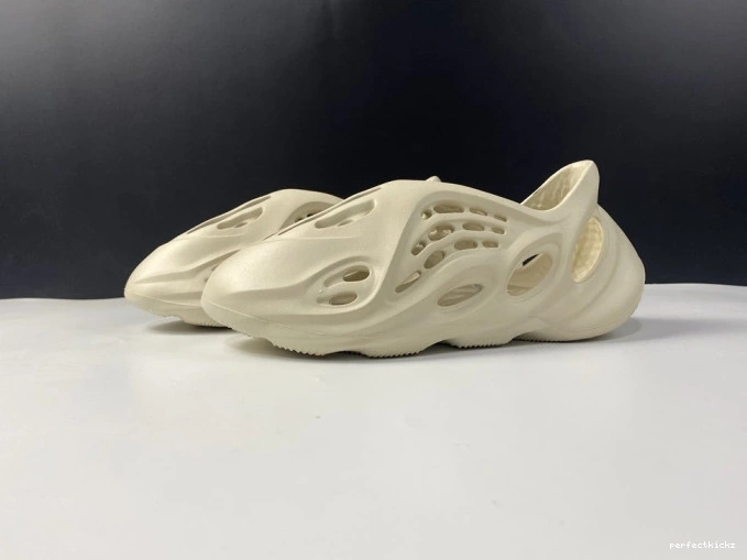 Yeezy FY4567 Foam Sand Adidas RNNR 0807